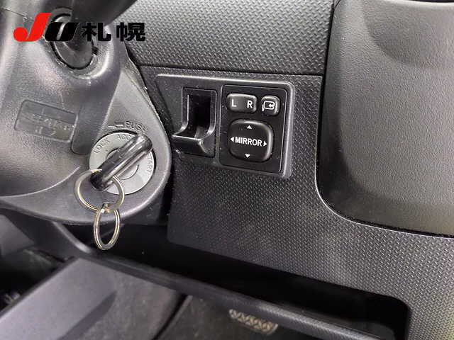 TOYOTA WILL CYPHA