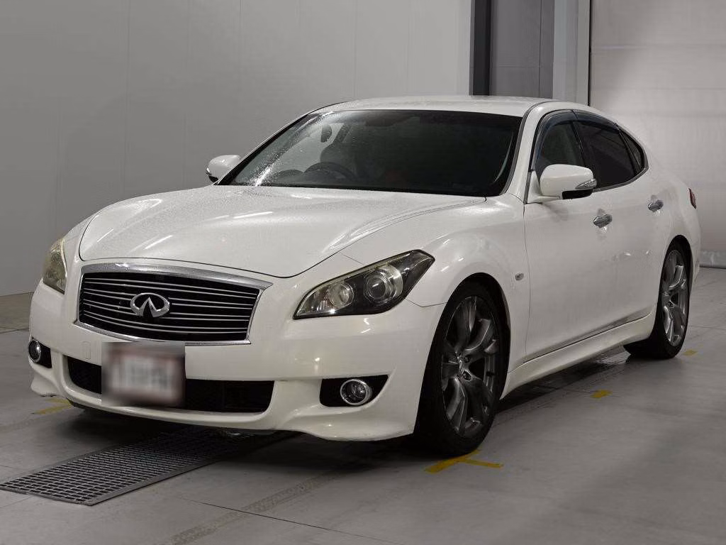 NISSAN FUGA