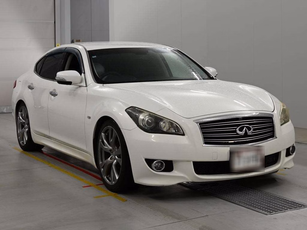 NISSAN FUGA