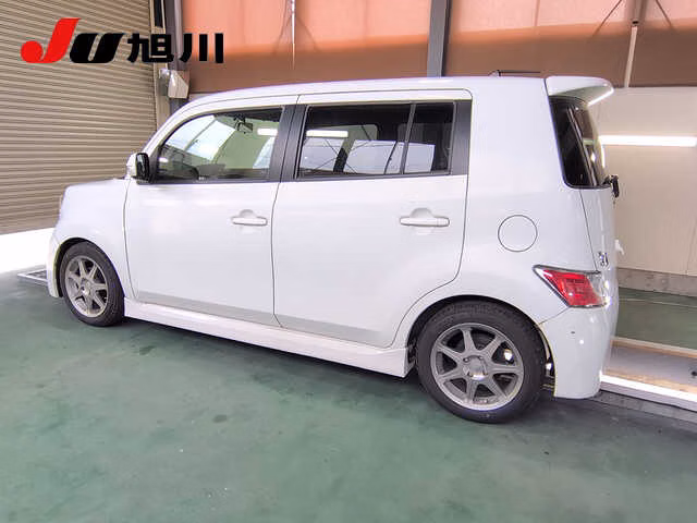 TOYOTA BB