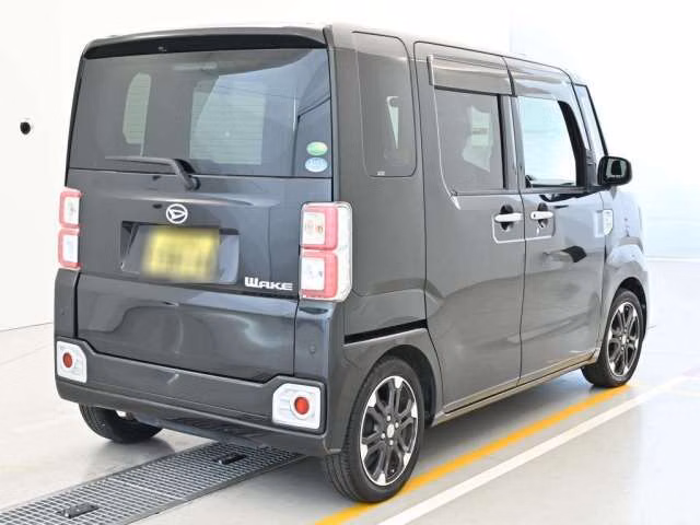 DAIHATSU WAKE