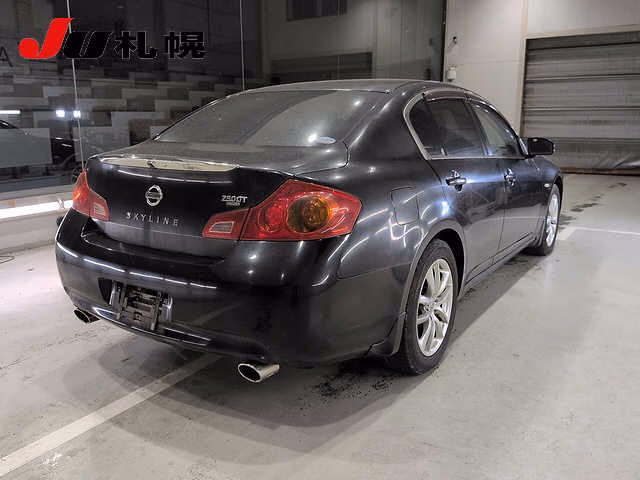 NISSAN SKYLINE