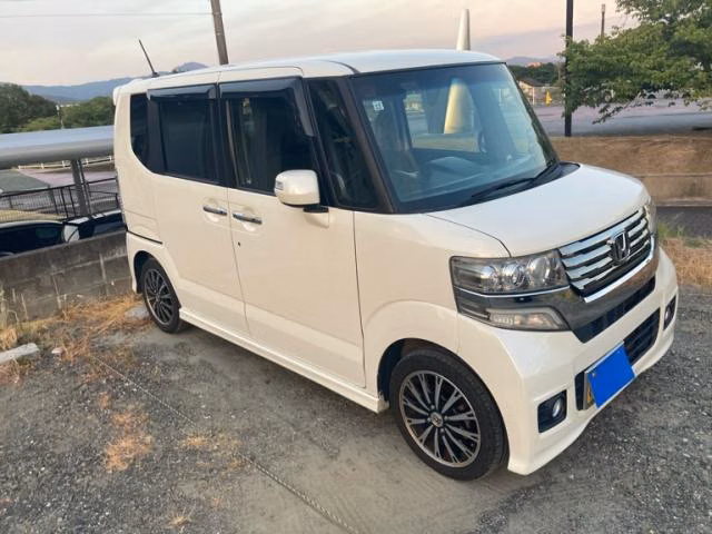 HONDA N-BOX
