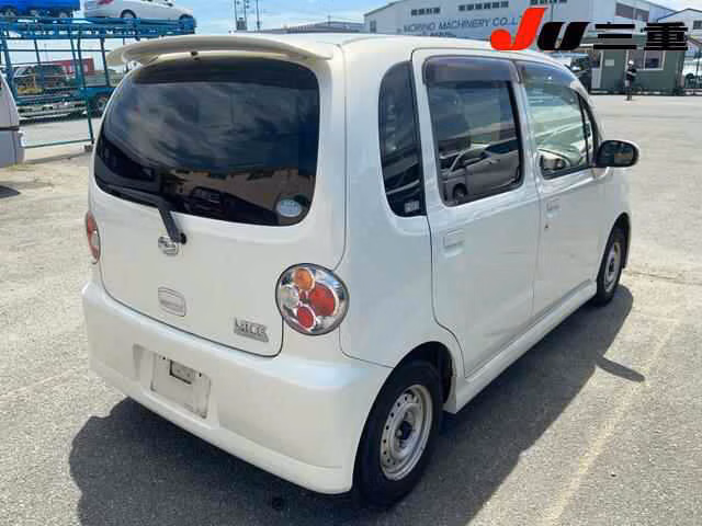 DAIHATSU MOVE LATTE