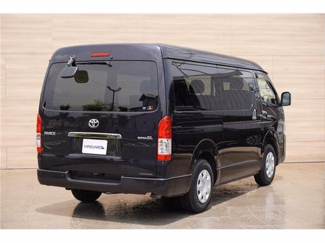 TOYOTA REGIUS ACE
