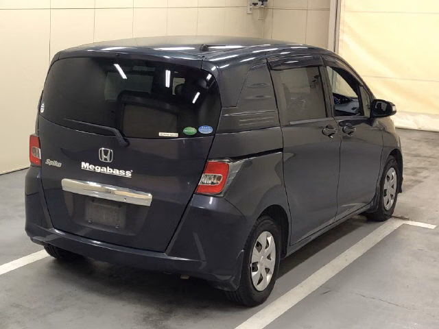 HONDA FREED SPIKE