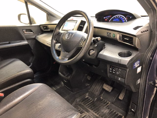 HONDA FREED SPIKE