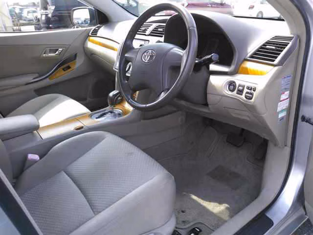 TOYOTA PREMIO
