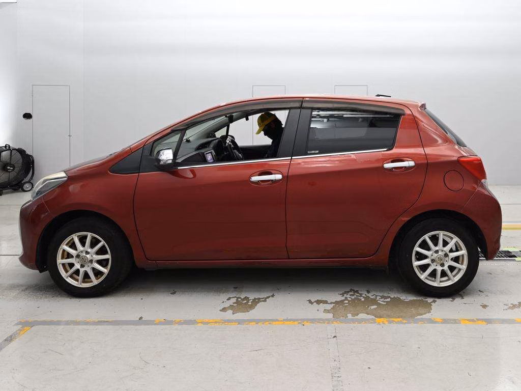 TOYOTA VITZ