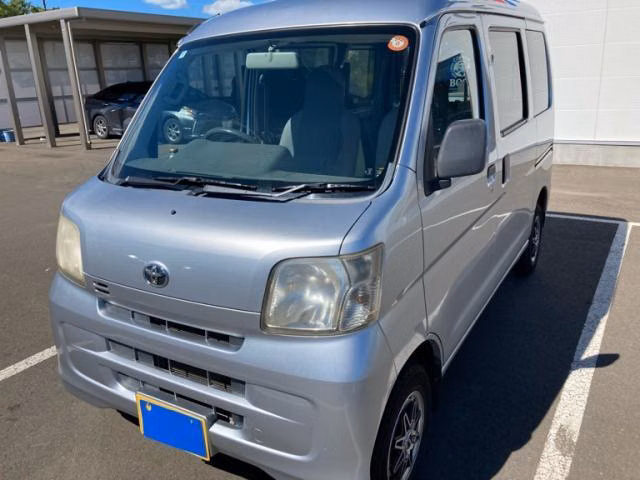 TOYOTA PIXIS VAN