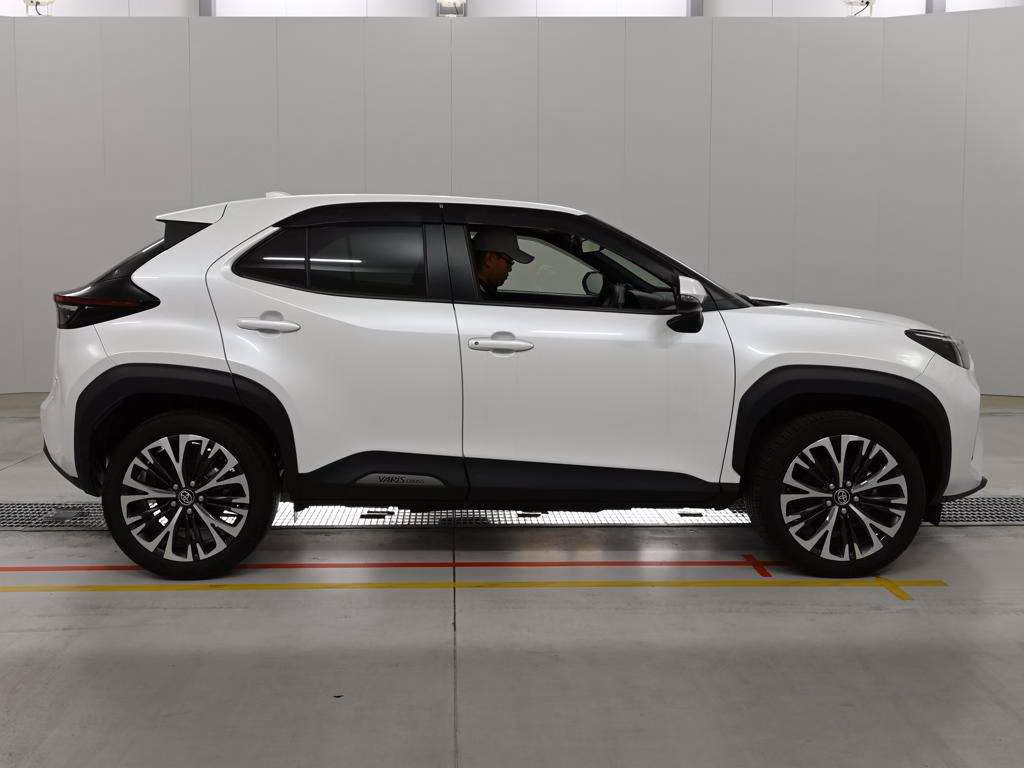 TOYOTA YARIS CROSS