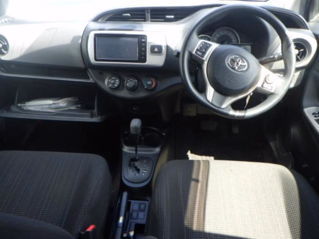 TOYOTA VITZ