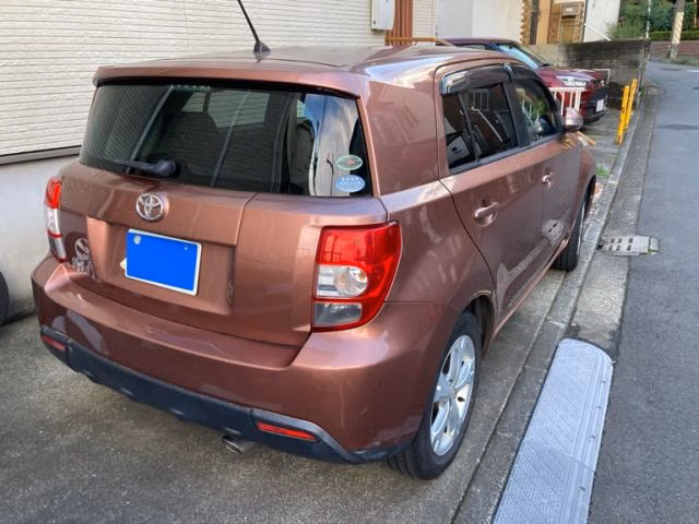 TOYOTA IST
