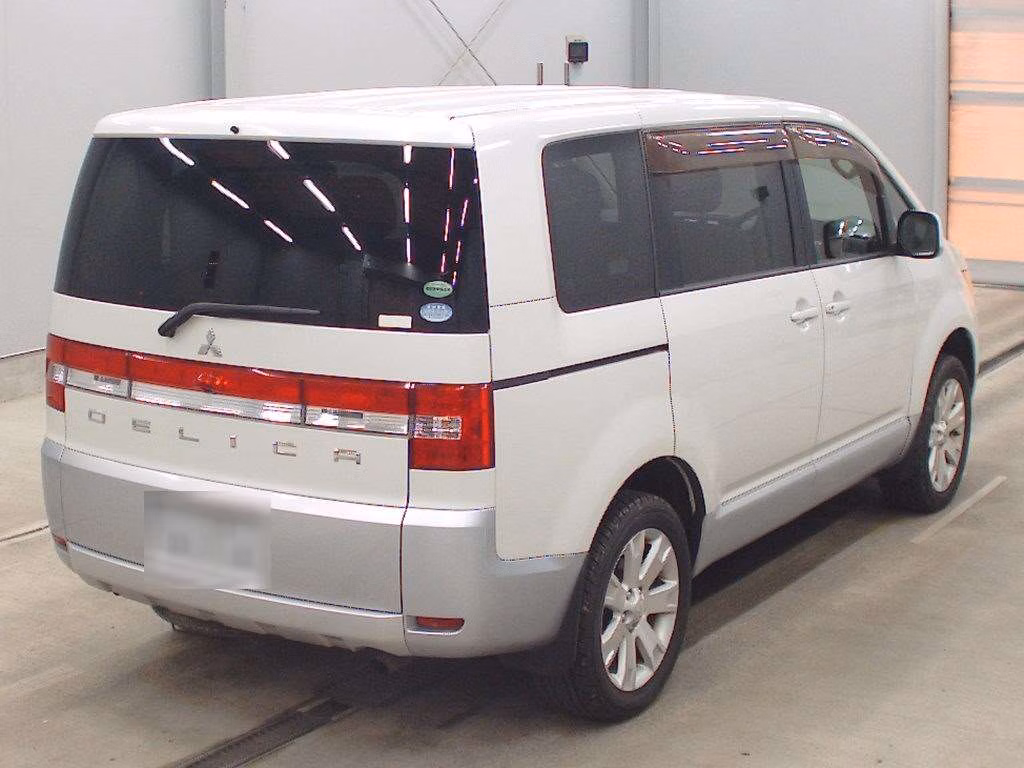 MITSUBISHI DELICA D:5