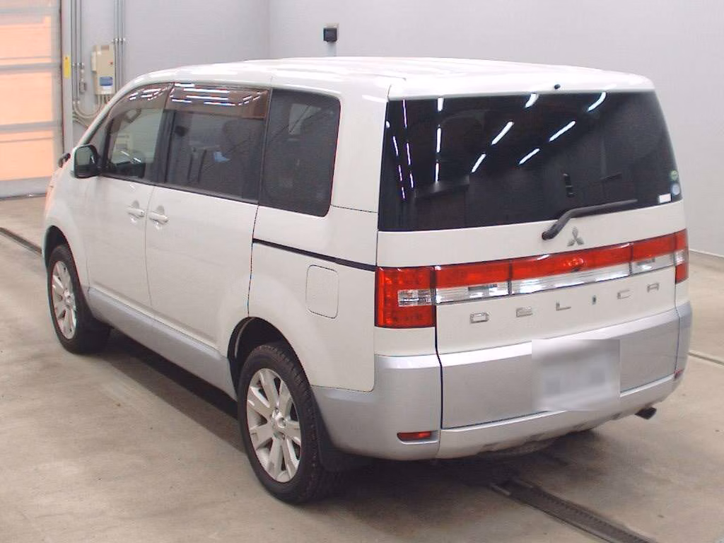 MITSUBISHI DELICA D:5