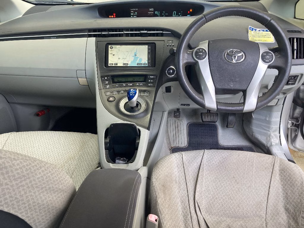 TOYOTA PRIUS