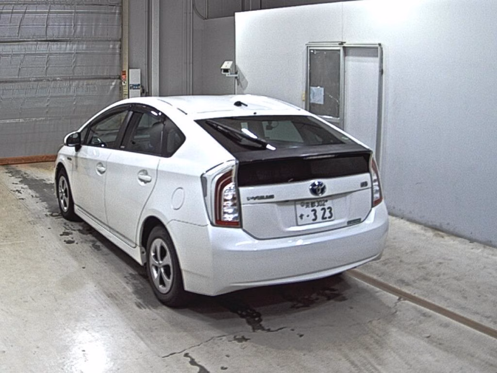 TOYOTA PRIUS