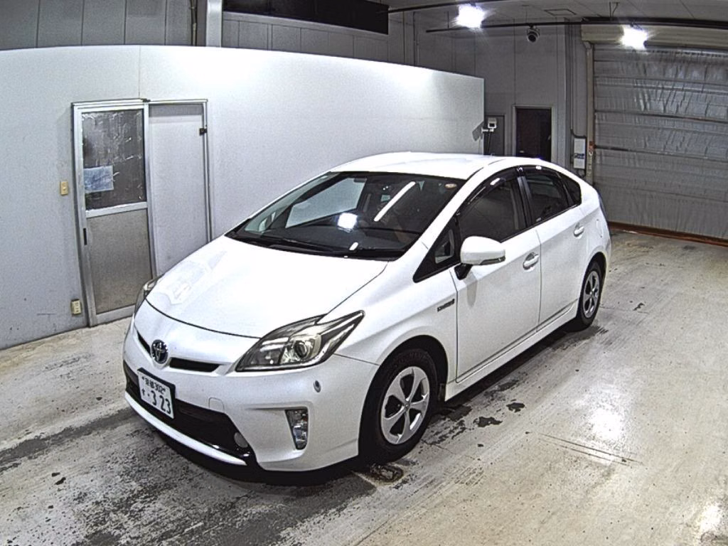 TOYOTA PRIUS
