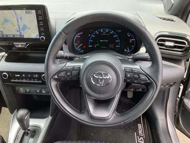 TOYOTA YARIS CROSS