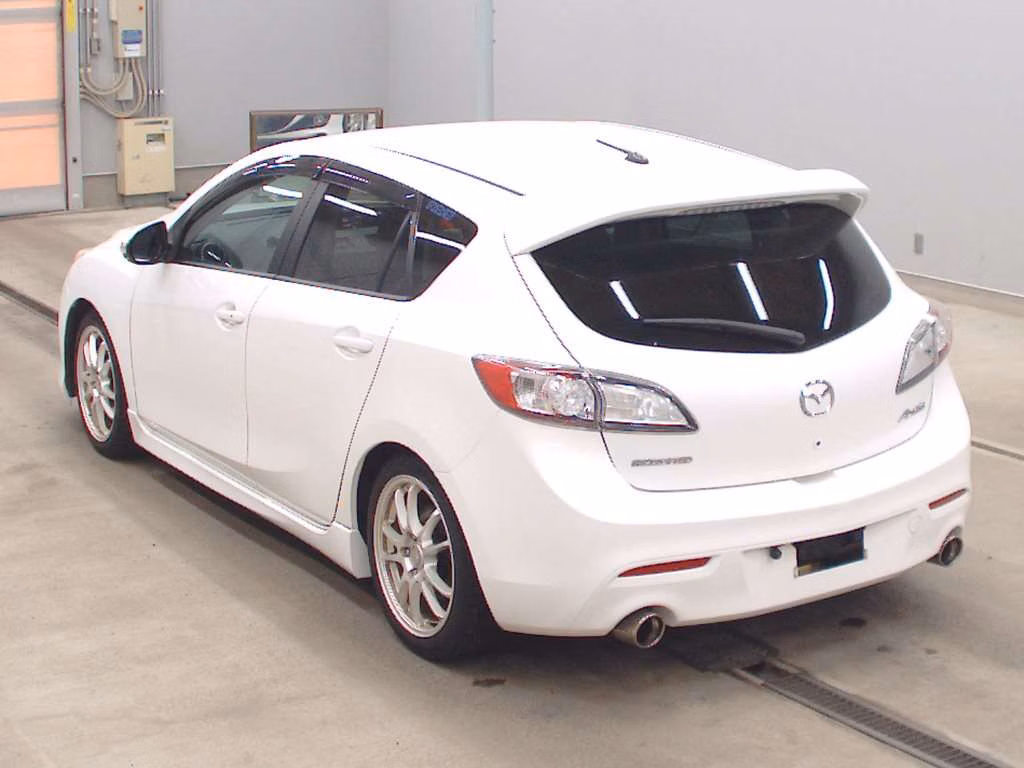 MAZDA AXELA