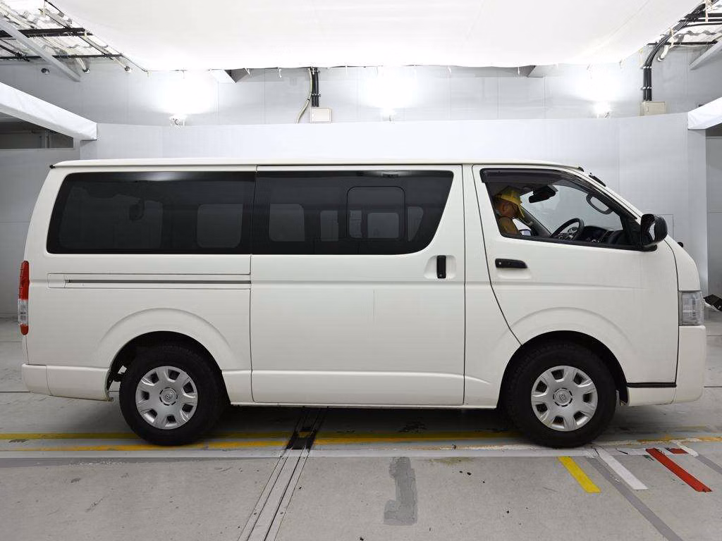 TOYOTA REGIUS ACE