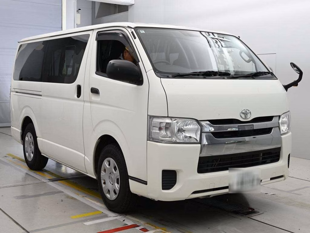 TOYOTA REGIUS ACE