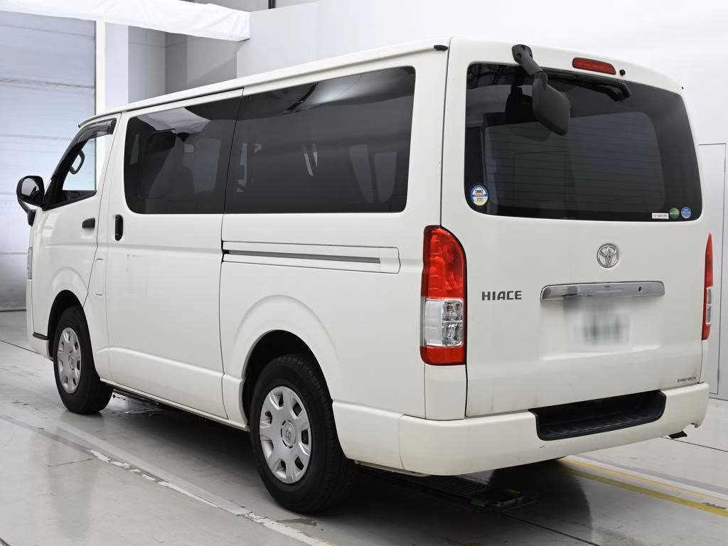 TOYOTA REGIUS ACE