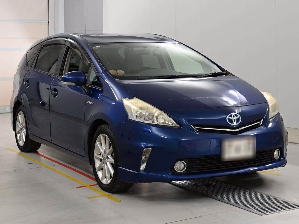 TOYOTA PRIUS ALPHA