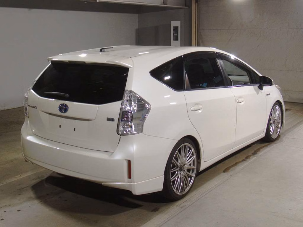 TOYOTA PRIUS ALPHA