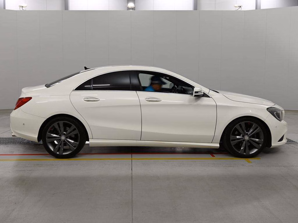 MERCEDES-BENZ CLA-CLASS