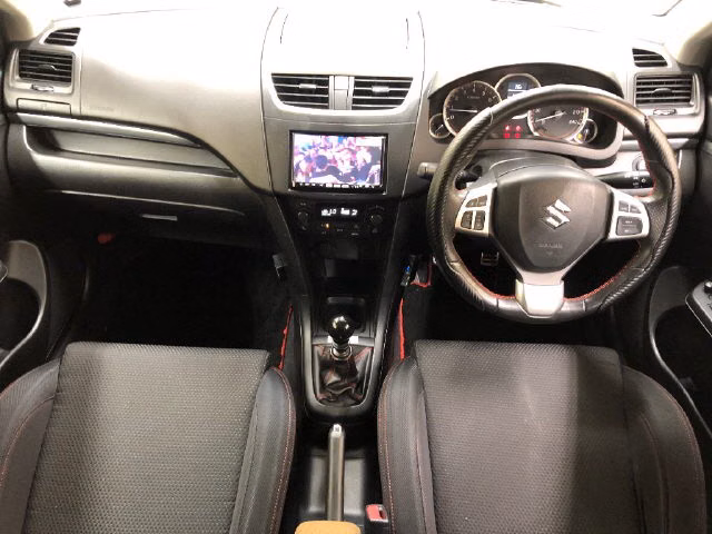 SUZUKI SWIFT