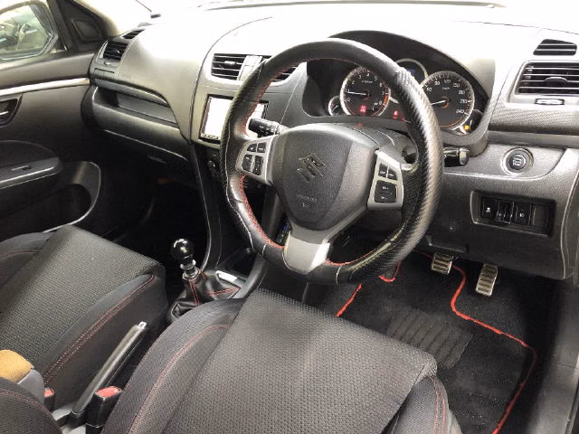 SUZUKI SWIFT