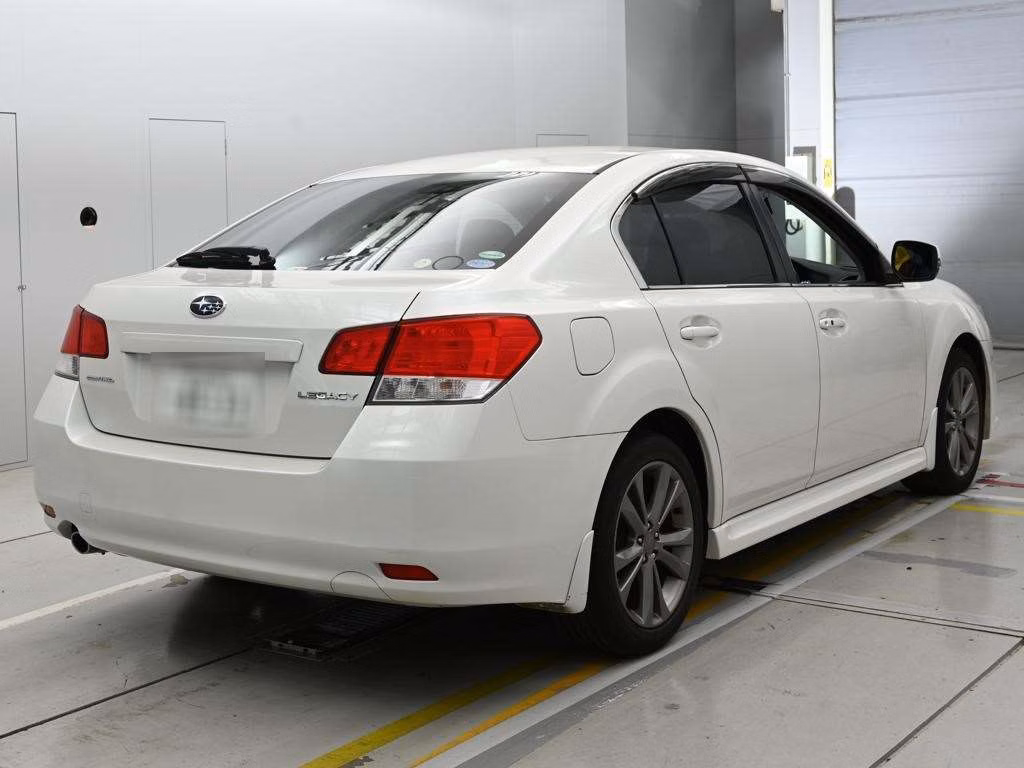 SUBARU LEGACY B4
