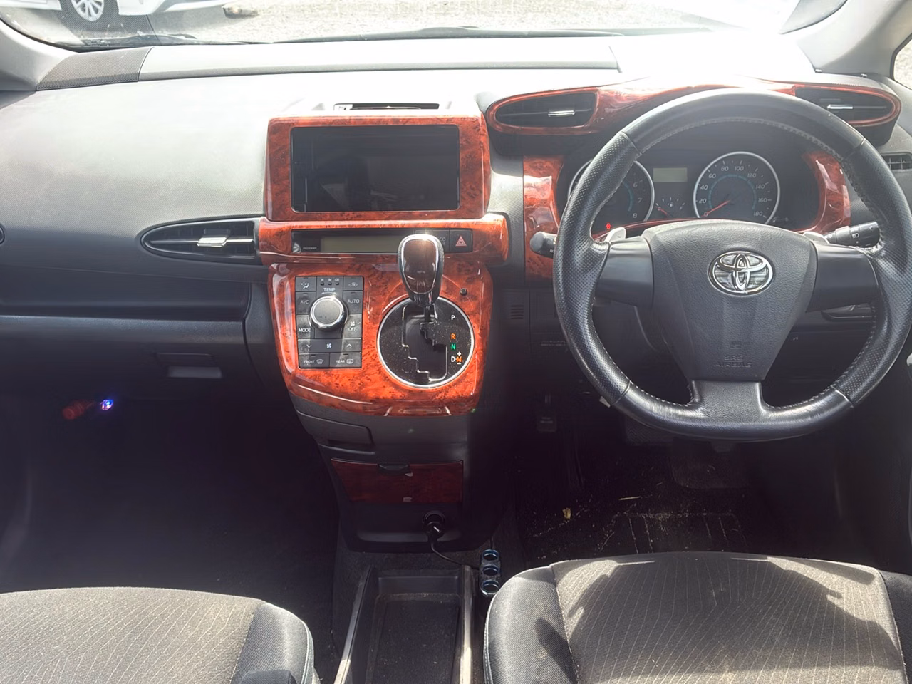 TOYOTA WISH