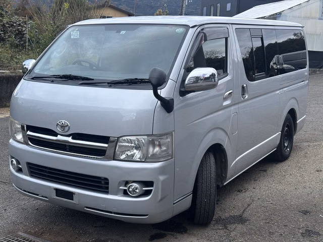 TOYOTA REGIUS ACE