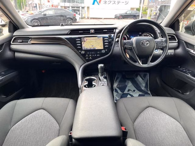 TOYOTA CAMRY