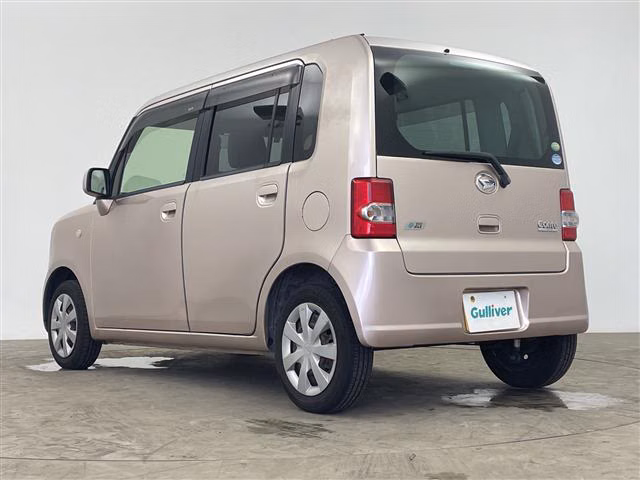 DAIHATSU MOVE CONTE