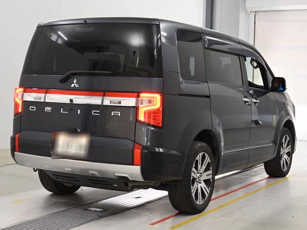 MITSUBISHI DELICA D:5