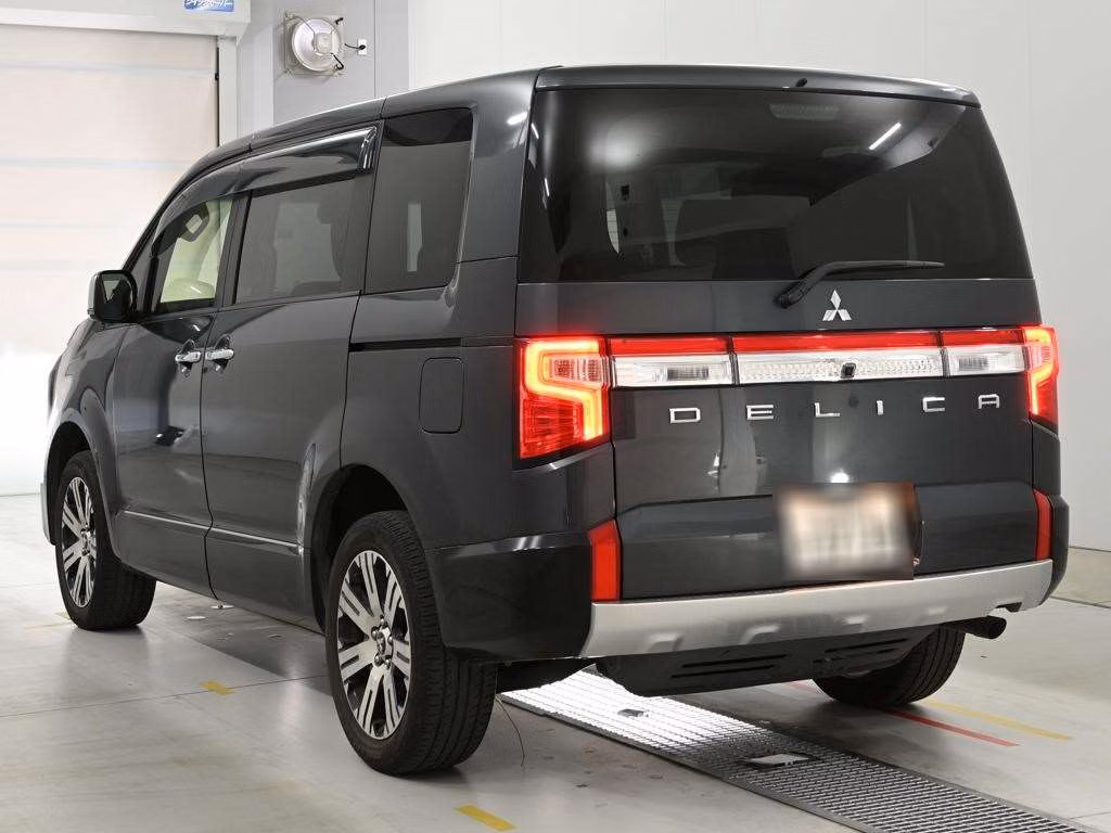MITSUBISHI DELICA D:5