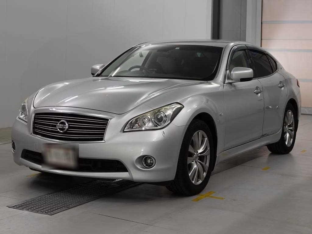 NISSAN FUGA
