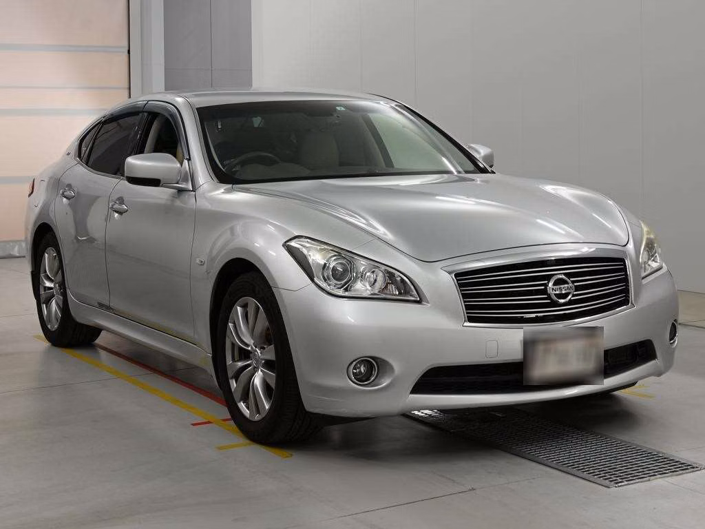 NISSAN FUGA