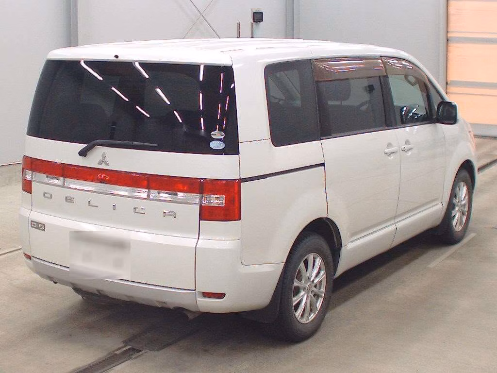 MITSUBISHI DELICA D:5