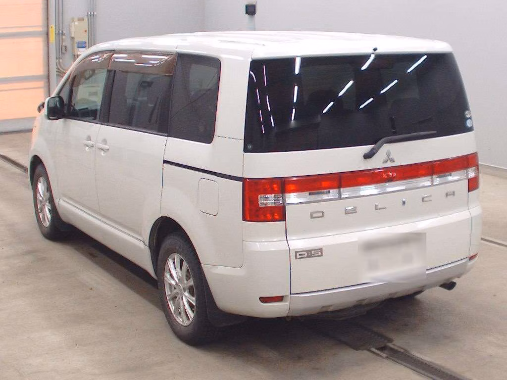 MITSUBISHI DELICA D:5