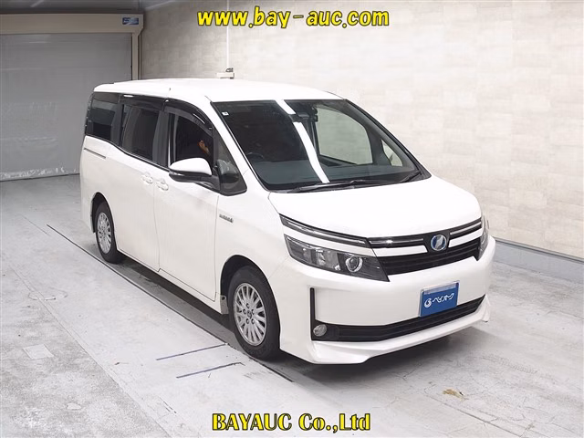 TOYOTA VOXY
