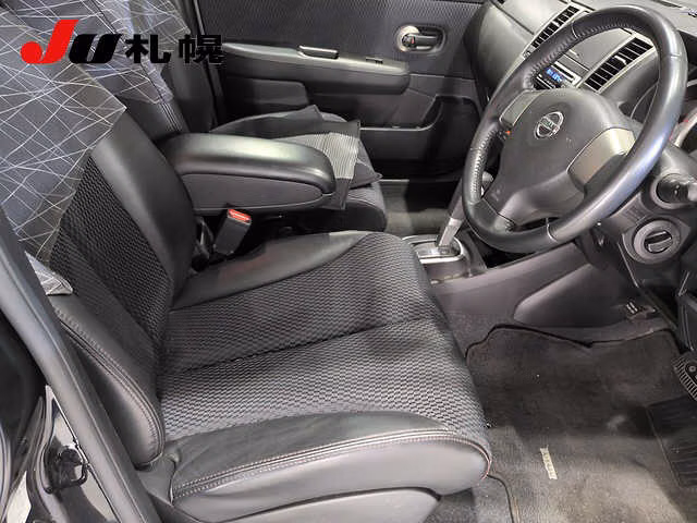 NISSAN TIIDA