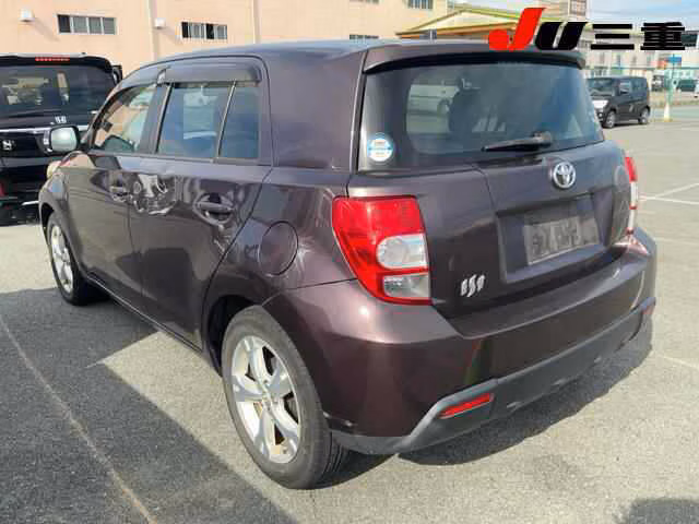 TOYOTA IST