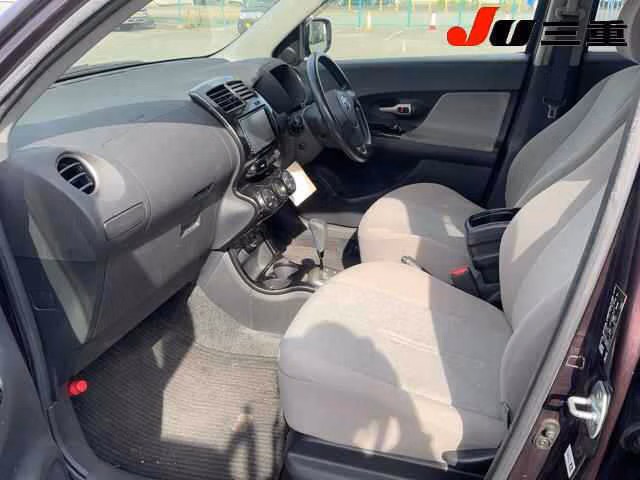 TOYOTA IST