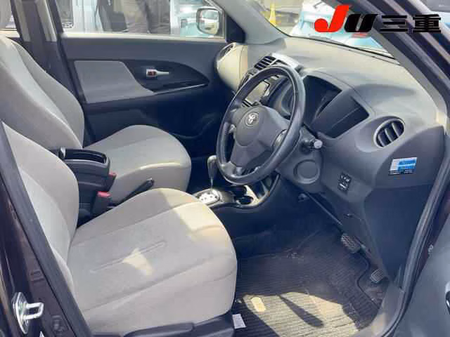 TOYOTA IST