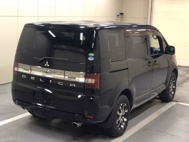 MITSUBISHI DELICA D:5