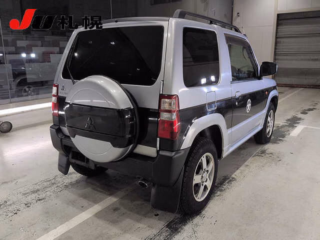MITSUBISHI PAJERO MINI